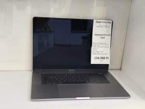 MacBook Pro 15" 2018 2.2GHz/i7/16GB/256GB/magyar billentyű/3 ciklus 100%/TouchBar/TouchID (20/0)